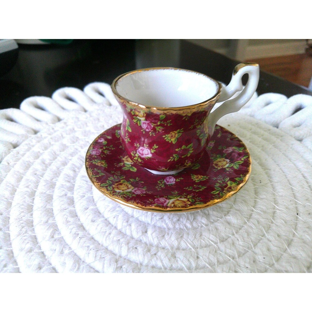 Royal Albert Old Country Roses Ruby Lace Ornament Tea Cup Dated 2002